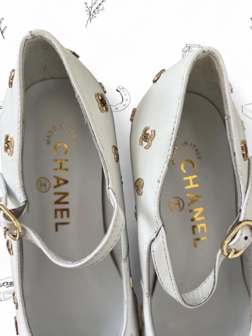 Chanel Patent Cap Toe Charms Mary Jane Pumps SZ 38 - Picture 5 of 6